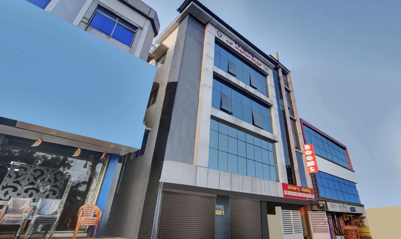 Treebo Trend Karan Residency Hotell Mysore Exteriör bild